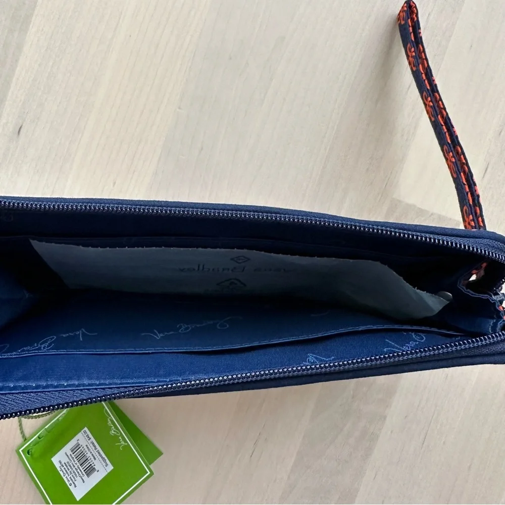 New Vera Bradley University of Virginia UVA Front Zip Wristlet - Picture 7 of 13